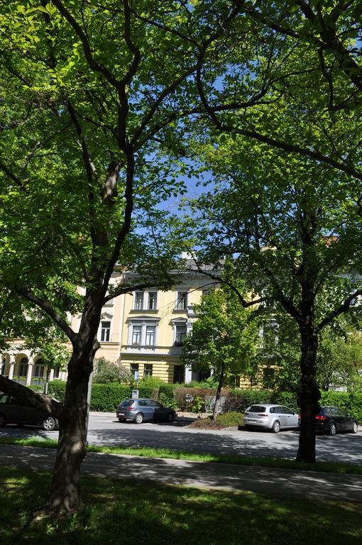 Ferienwohnung Im Univiertel Mit Garten Γκρατς Εξωτερικό φωτογραφία